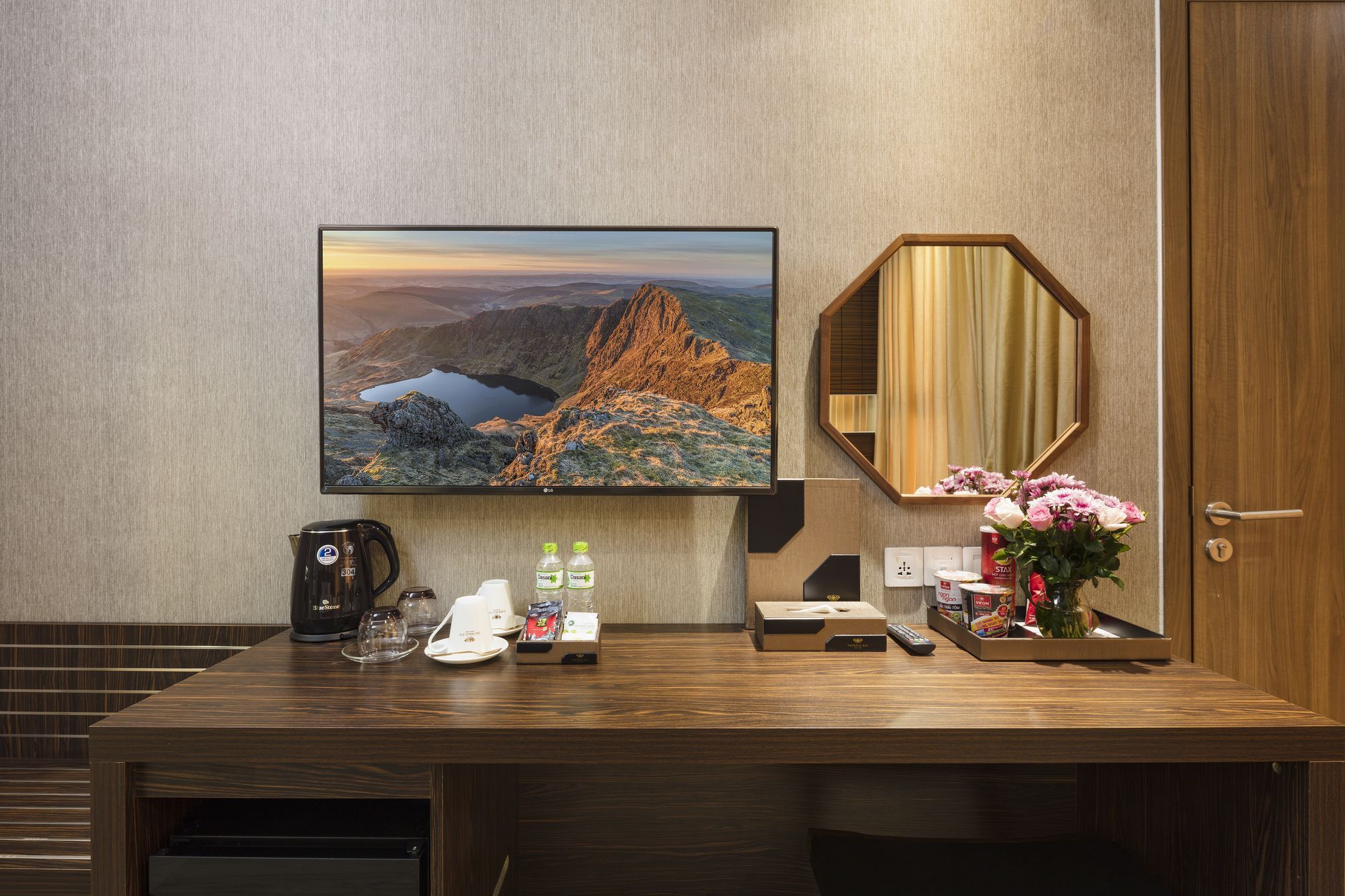 Emerald Bay Nha Trang Hotel And Spa Екстериор снимка