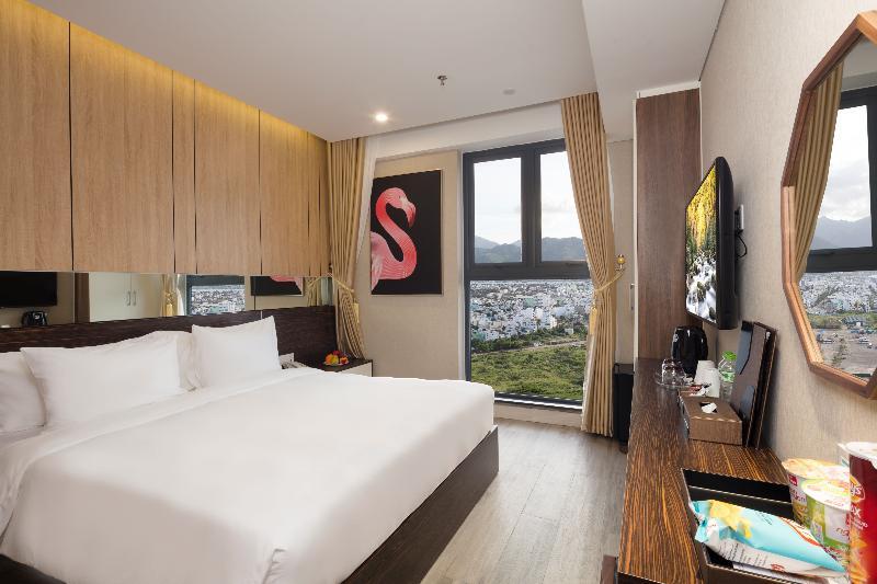 Emerald Bay Nha Trang Hotel And Spa Екстериор снимка